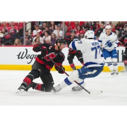Carolina Hurricanes voitti Tampa Bay Lightningin tässä ottelussa